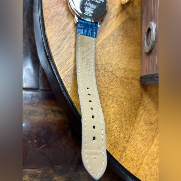 T20. Donald Duck Figure Character Study Watch Collection Made of Ceramic - Picture 9 of 14